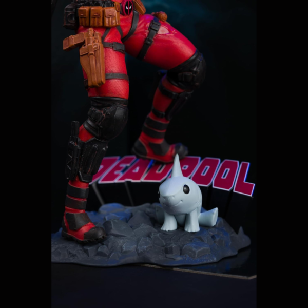 McFarlane Marvel Collection: Deadpool No 1 - Deadpool Escala 1/10 Statue