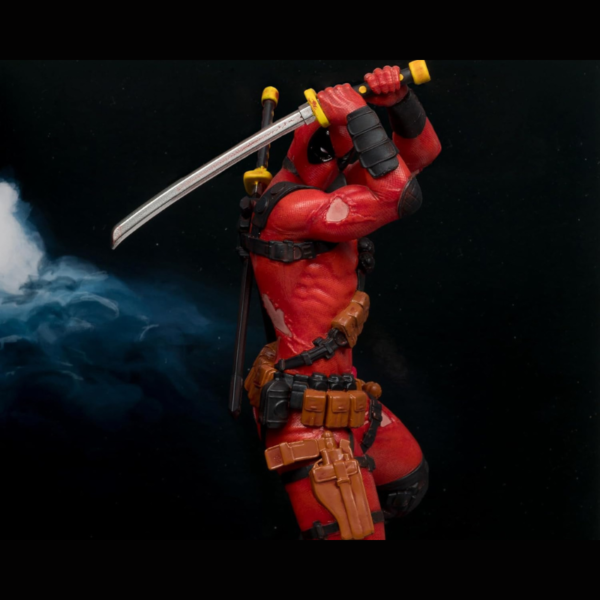 McFarlane Marvel Collection: Deadpool No 1 - Deadpool Escala 1/10 Statue